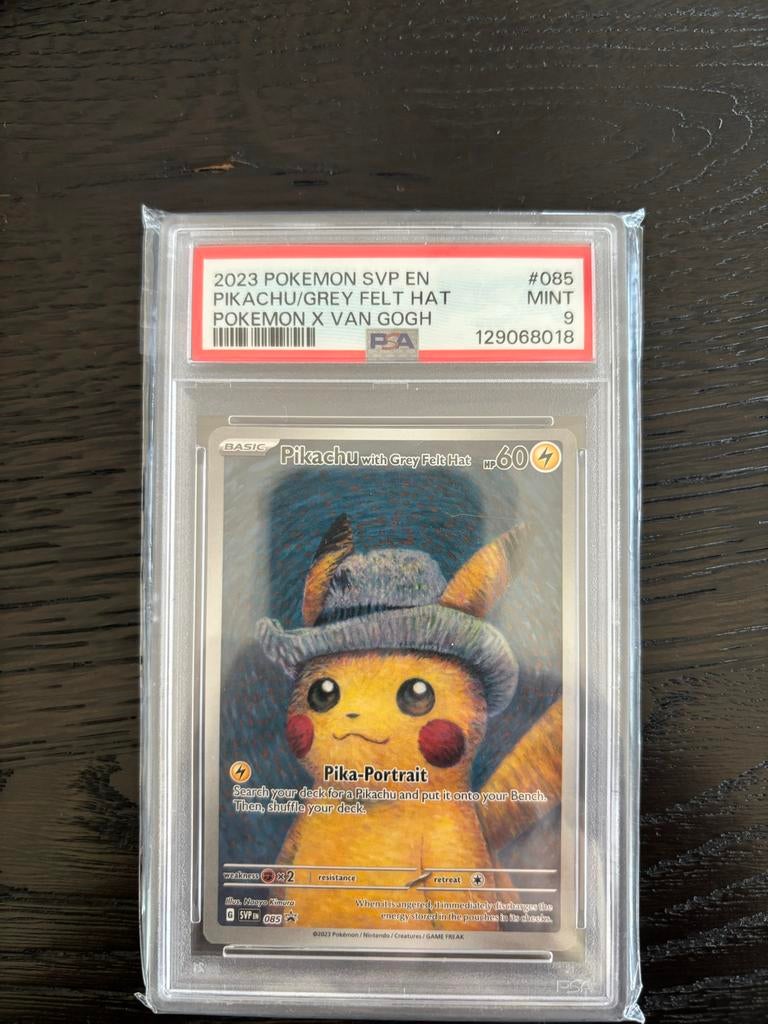 Pikachu met Grijze Vilten Hoed PSA 9 (Pokémon x Van Gogh), Ophalen, Zo goed als nieuw, Losse kaart