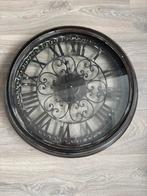 Vintage klok - moet weg! - kapot maar leuk coor decoratie, Ophalen of Verzenden, Gebruikt, Analoog, Wandklok