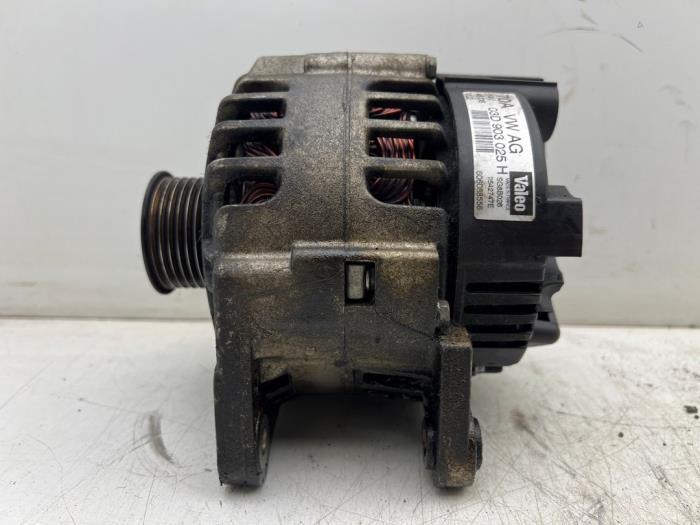 Dynamo van een Volkswagen Fox, Auto-onderdelen, Motor en Toebehoren, Gebruikt, -, Volkswagen, -