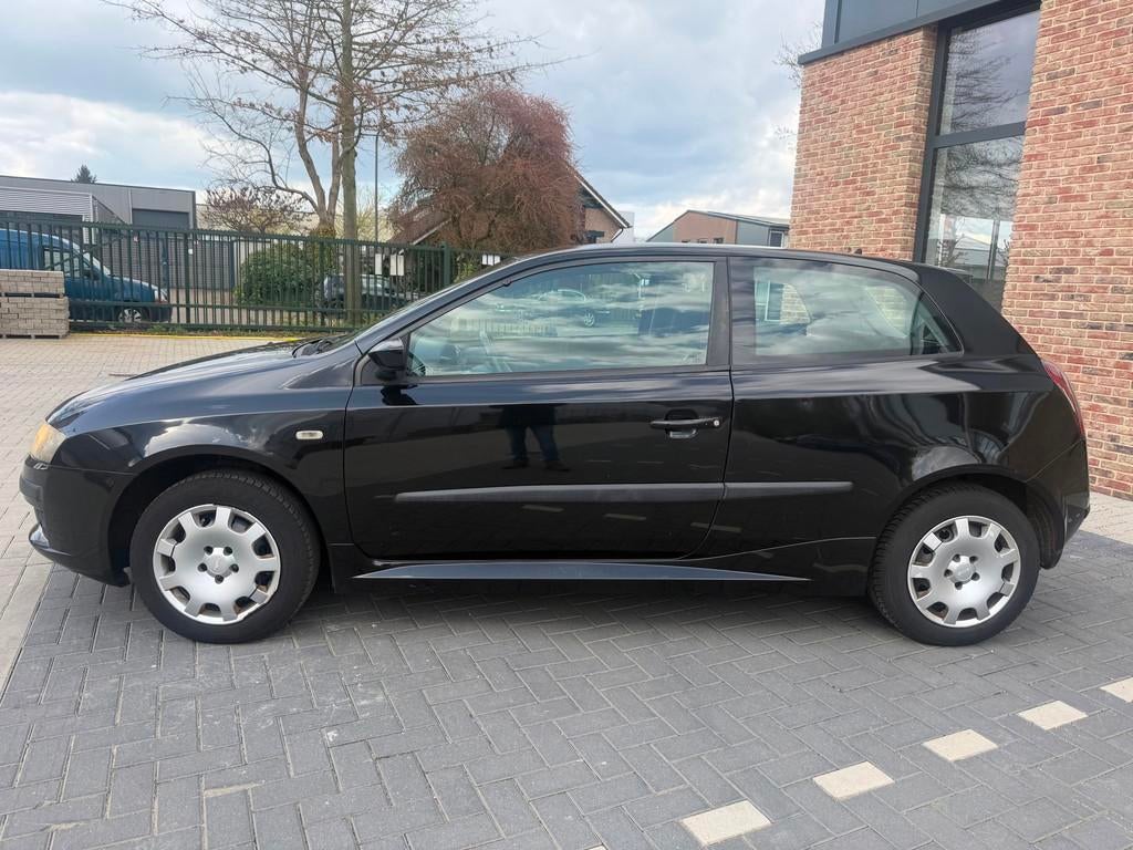 Fiat Stilo 1.6-16V Racing, Auto's, Voorwielaandrijving, 15 km/l, Gebruikt, Zwart