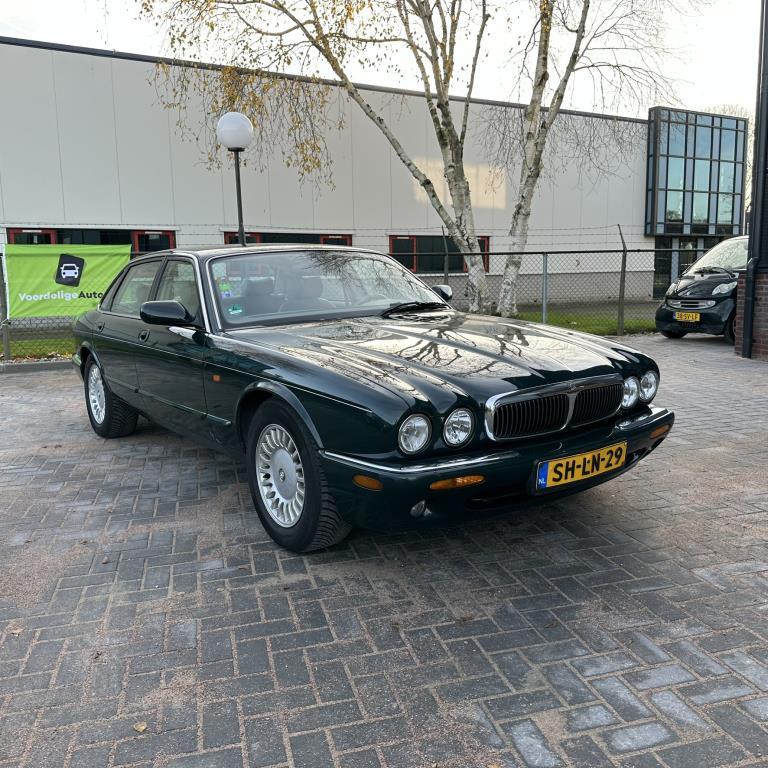 Jaguar Sovereign