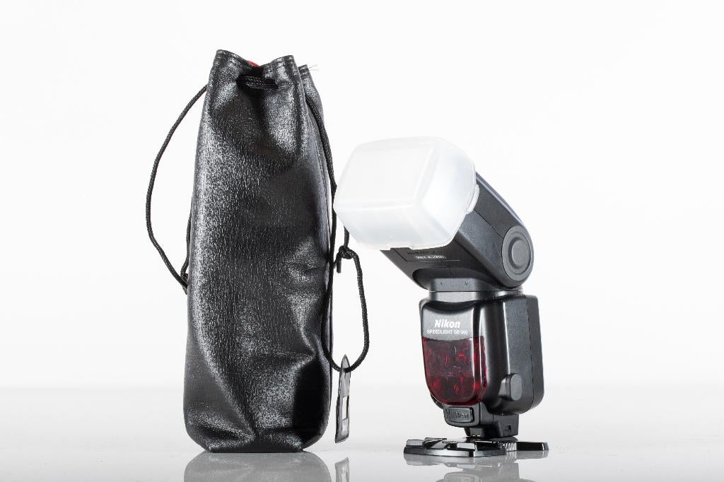 Nikon SB-900 Flitser met voetje en diffuser kap (read), Audio, Tv en Foto, Fotografie | Flitsers, Verzenden, Gebruikt, Nikon, Kantelbaar