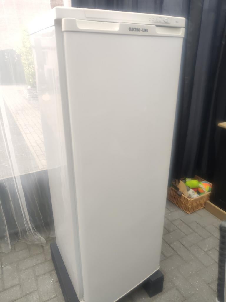 Tekoop grote vriezer A+ electro-line, Ophalen, Gebruikt, 60 tot 90 cm, 160 cm of meer