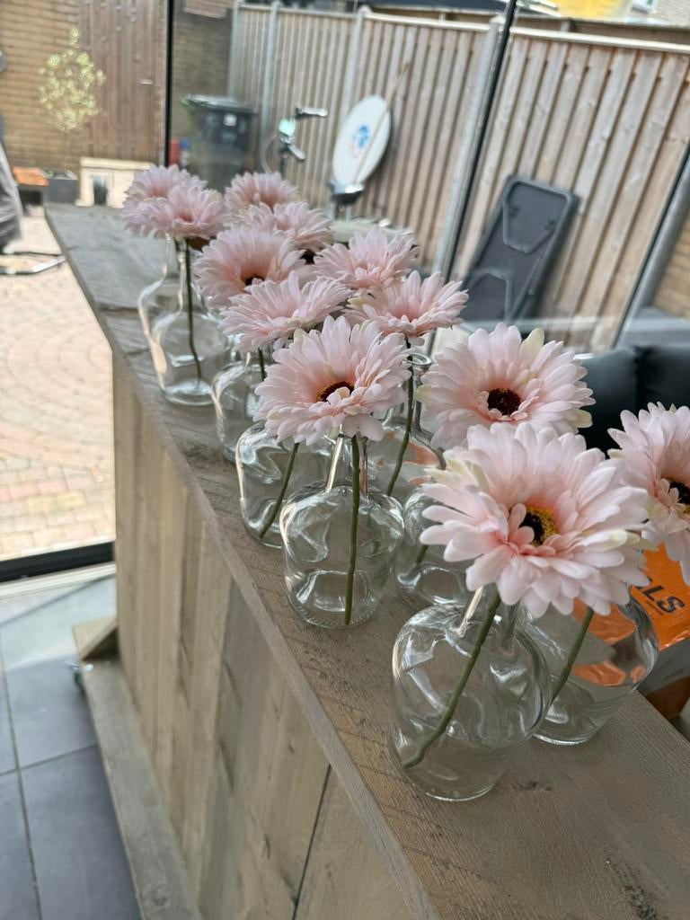 Vaasjes met kunstbloem, Hobby en Vrije tijd, Feestartikelen | Verhuur, Ophalen, Zo goed als nieuw, Geboorte of Huwelijk