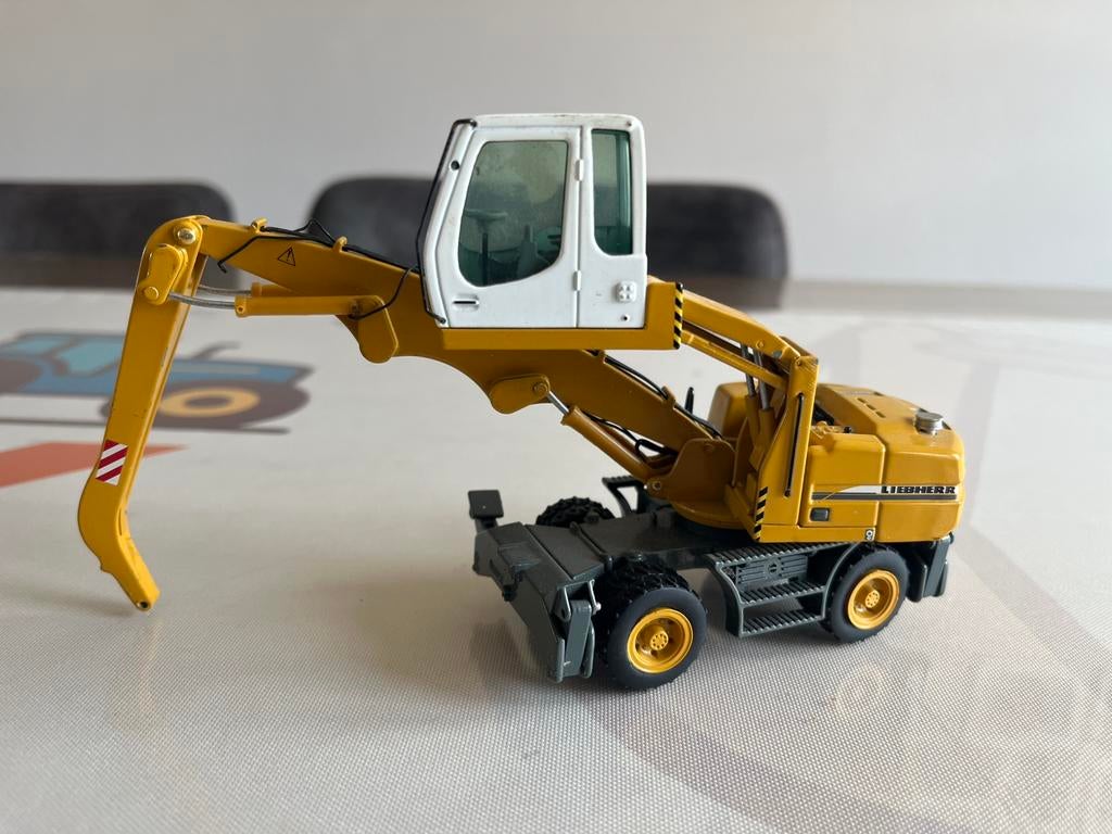 Liebherr A 316 Litronic mobiele graafmachine NZG 497, Ophalen of Verzenden, Gebruikt, Hijskraan, Tractor of Landbouw, NZG