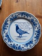 Groot Delfts blauw wandbord duiven vereniging, Ophalen of Verzenden