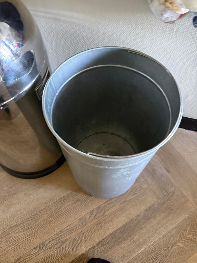 Wesco Design Prullenbak - Stijlvolle Eyecatcher, Gebruikt, 50 tot 75 cm, Ophalen of Verzenden, 20 tot 30 liter