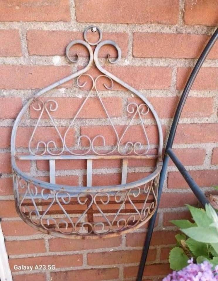 Brocante gietijzeren plantenrekje 2 stuks, Ophalen