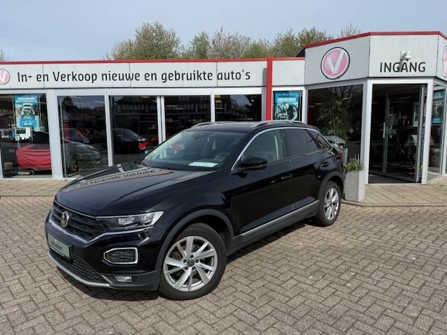 Volkswagen T-Roc Sport 150 PK zeer compleet (bj 2019), Auto's, Volkswagen, Euro 6, 4 cilinders, 150 pk, Zwart