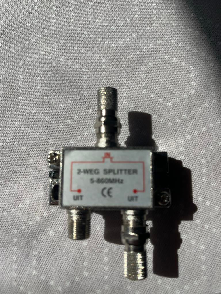 2-weg splitter voor satelliet/coax (5-860MHz), Ophalen, Gebruikt, Coaxiale kabel
