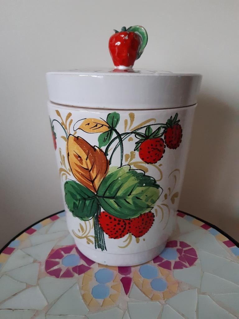 Vrolijke Rumtopf met aardbeien decoratie, Ophalen of Verzenden