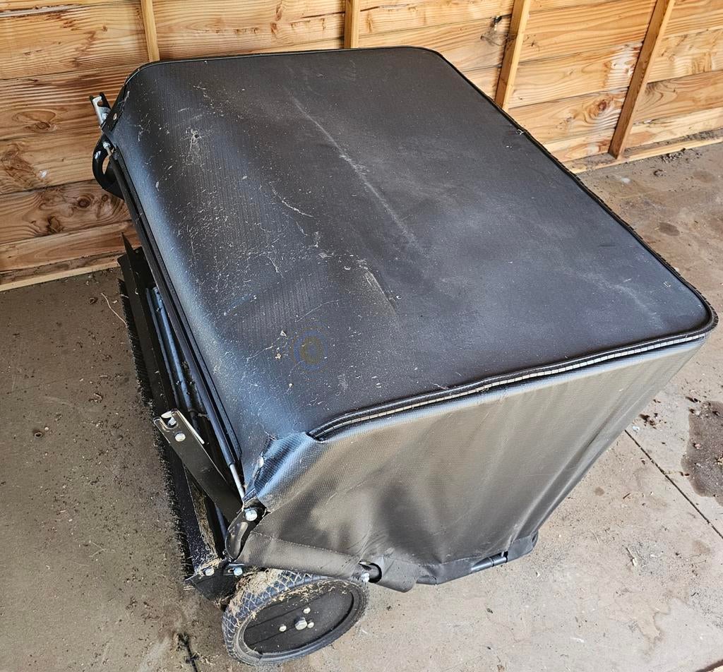 Gazonveger voor achter zitmaaier, Ophalen