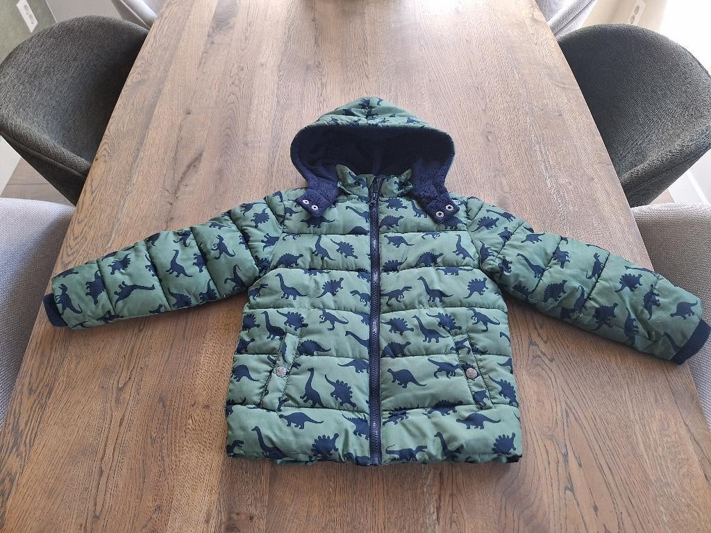 Mooie winterjas van Blue Seven met Dino's (maat 110/116)!, Ophalen, Gebruikt, Blue seven, Jongen