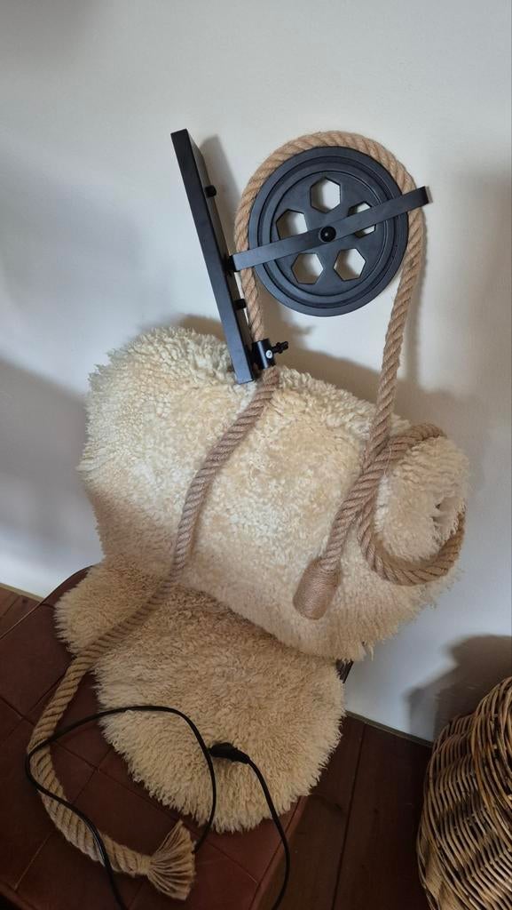 Zwart metalen sisal katrol touwlamp zgan, Katrol, Overige materialen, Ophalen of Verzenden, Zo goed als nieuw