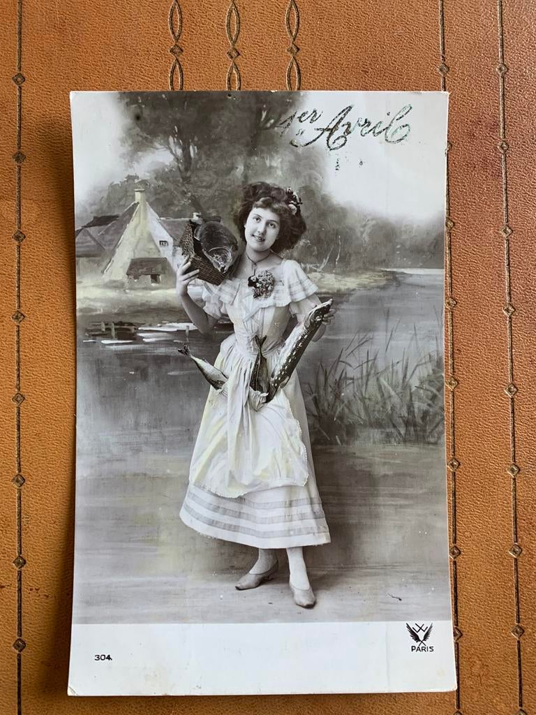 1910 1er Avril - dame met vissen, Ophalen of Verzenden, Voor 1920, Gelopen, Feest(dag)