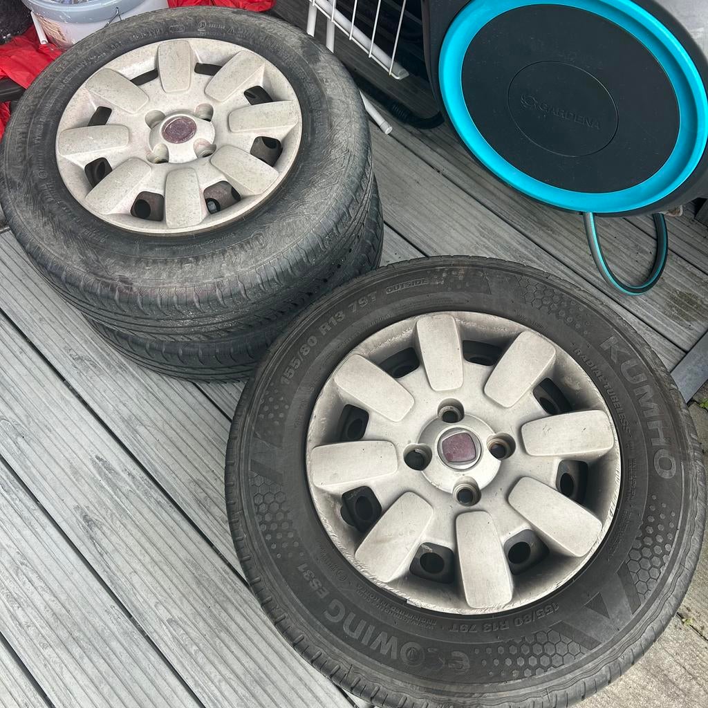 Originele Fiat panda velgen met wieldoppen, Auto diversen, Ophalen of Verzenden