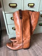 Vintage cognac platte leren cavalerie hoge laarzen 41 42, Kleding | Dames, Schoenen, Hoge laarzen, Bruin, Ophalen of Verzenden