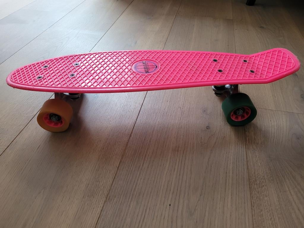 Nijdam Pennyboard - Roze Skateboard, Sport en Fitness, Skateboarden, Ophalen, Zo goed als nieuw, Skateboard
