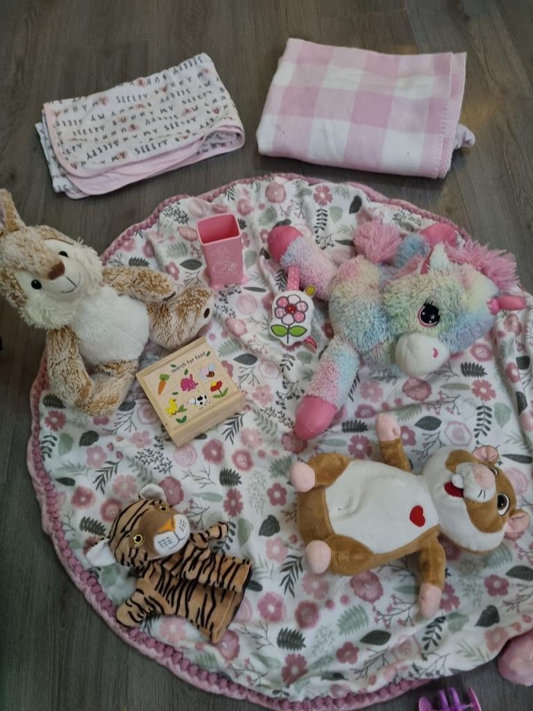 Speelkleed met knuffels en dekens, Ophalen of Verzenden, Gebruikt, Speelkleed