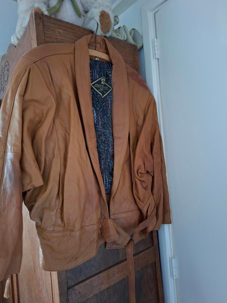 Lederen Dames jasje, Ophalen of Verzenden, Zo goed als nieuw, Maat 38/40 (M), Zwart