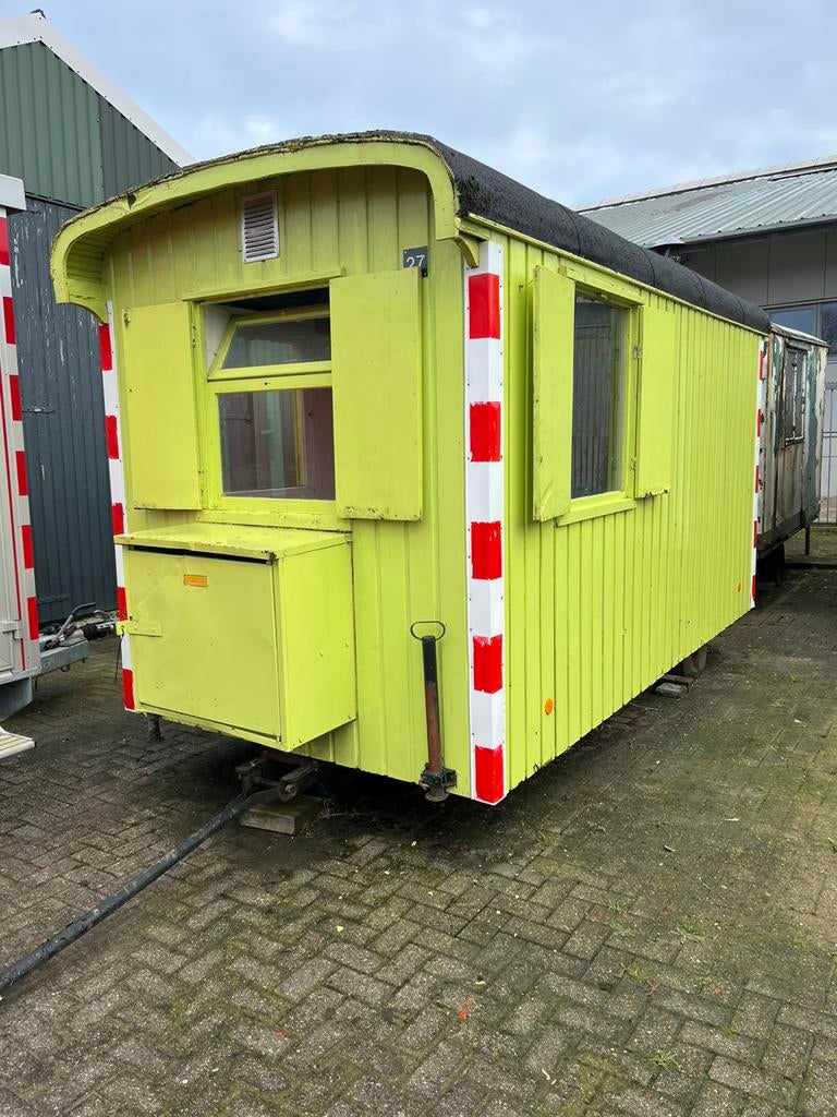 Schaftwagen met schrootjesplafond. Met aparte berging ., Doe-het-zelf en Verbouw, Bouwketen en Schaftketen, Ophalen of Verzenden