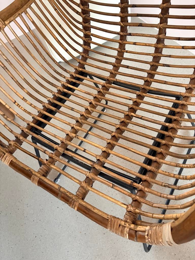 Stijlvolle rotan eetkamerstoel met metalen onderstel, Huis en Inrichting, Stoelen, Ophalen, Bruin, Riet of Rotan, Zo goed als nieuw