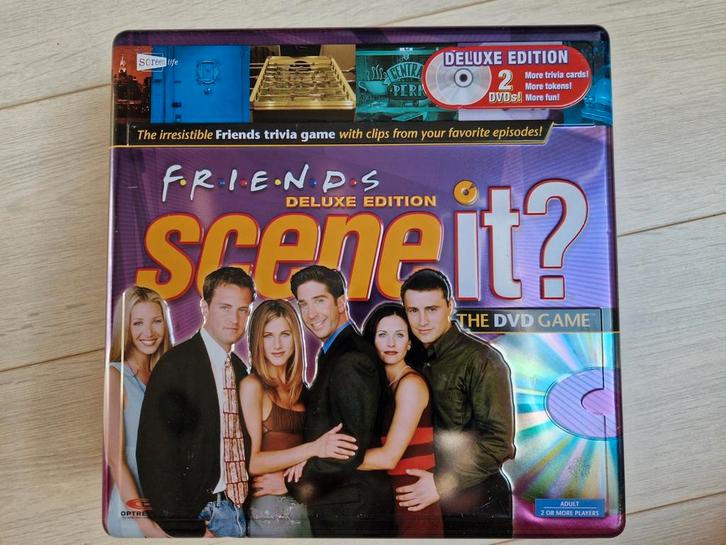 friends scene it editie deluxe tin edition the dvd game spel, Verzamelen, Film en Tv, Ophalen of Verzenden