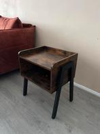 Industriële bijzettafel / nachtkastje met opbergruimte, Ophalen, Minder dan 45 cm, Minder dan 55 cm, Zo goed als nieuw