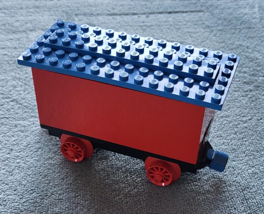 Lego trein 4,5 Volt blauwe rails batterij wagon Rood., Ophalen of Verzenden, Gebruikt, Complete set, Lego