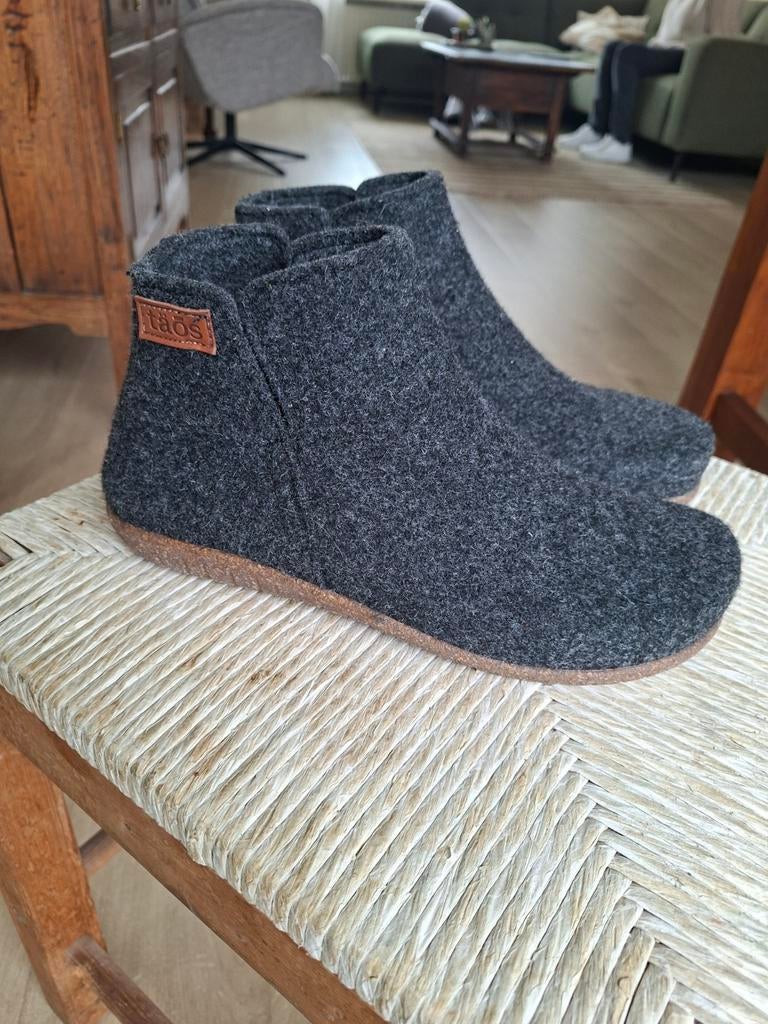 Taos vilten sloffen donkergrijs maat 40, Ophalen of Verzenden, Zo goed als nieuw, Grijs, Pantoffels of Sloffen