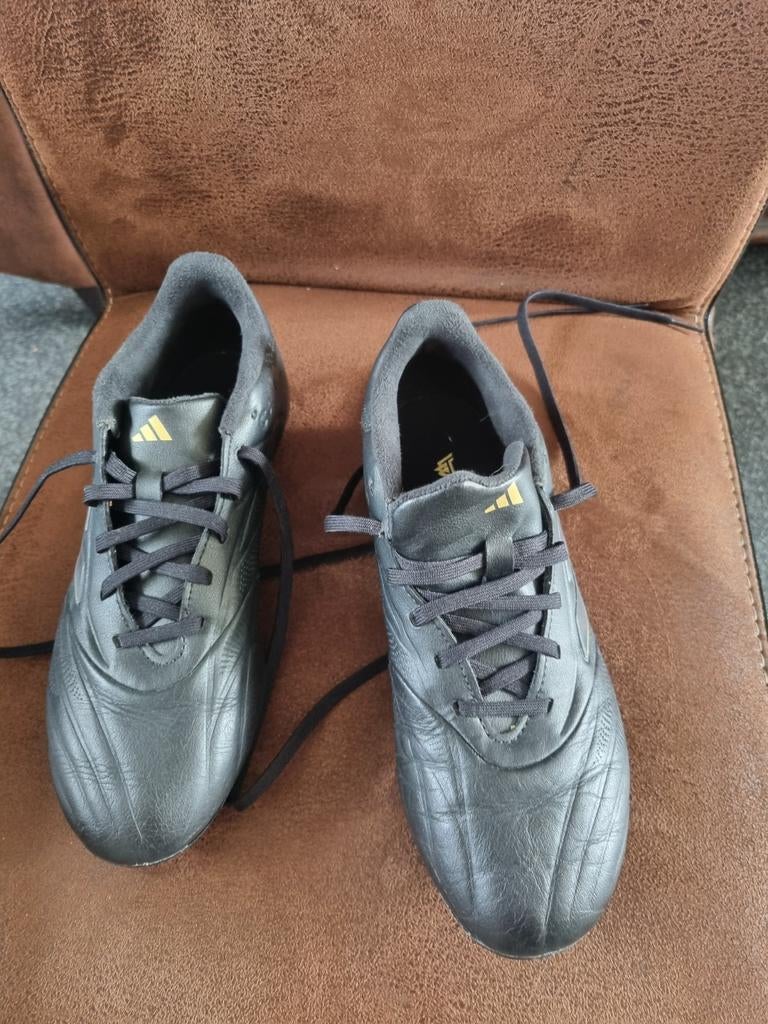 Leren Adidas voetbalschoenen maat 39,5, Maat XS of kleiner, Ophalen of Verzenden, Zo goed als nieuw, Schoenen