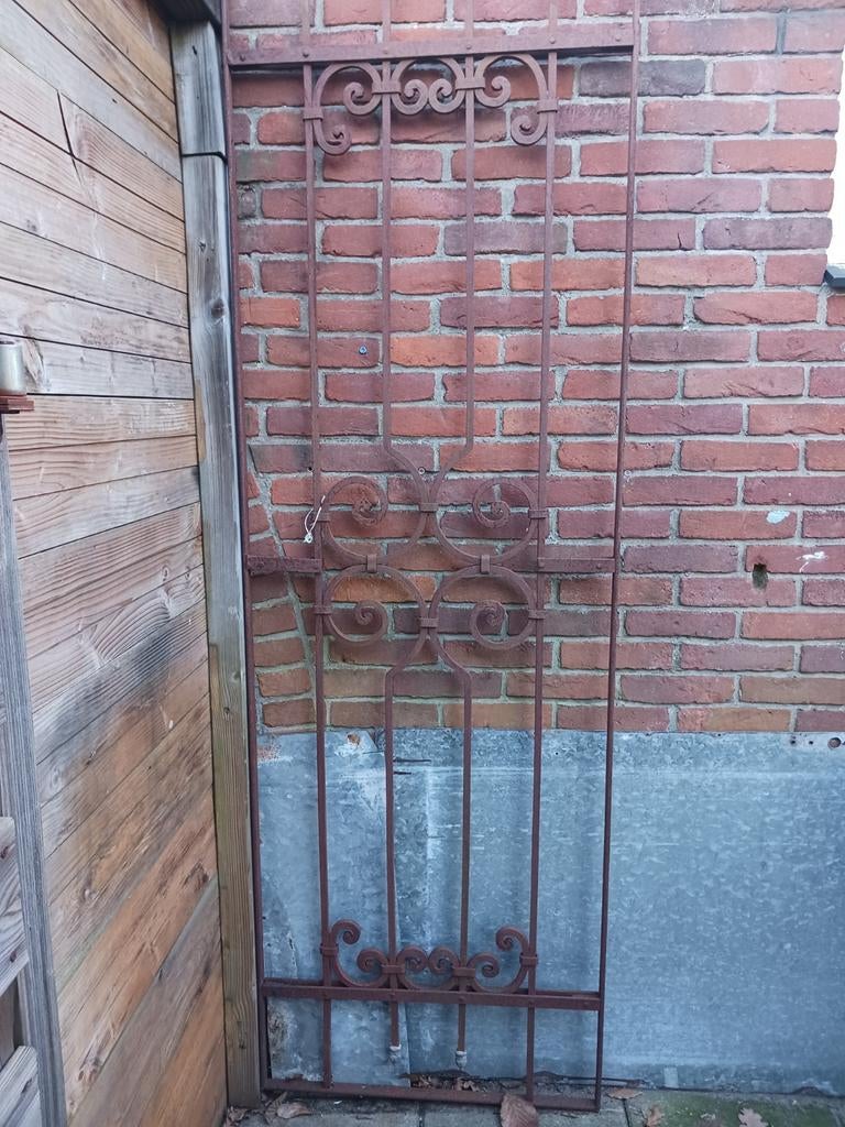 Hoog antiek hekwerk, Tuin en Terras, Tuinhekken en Hekwerk, Ophalen, IJzer, Sierhekwerk