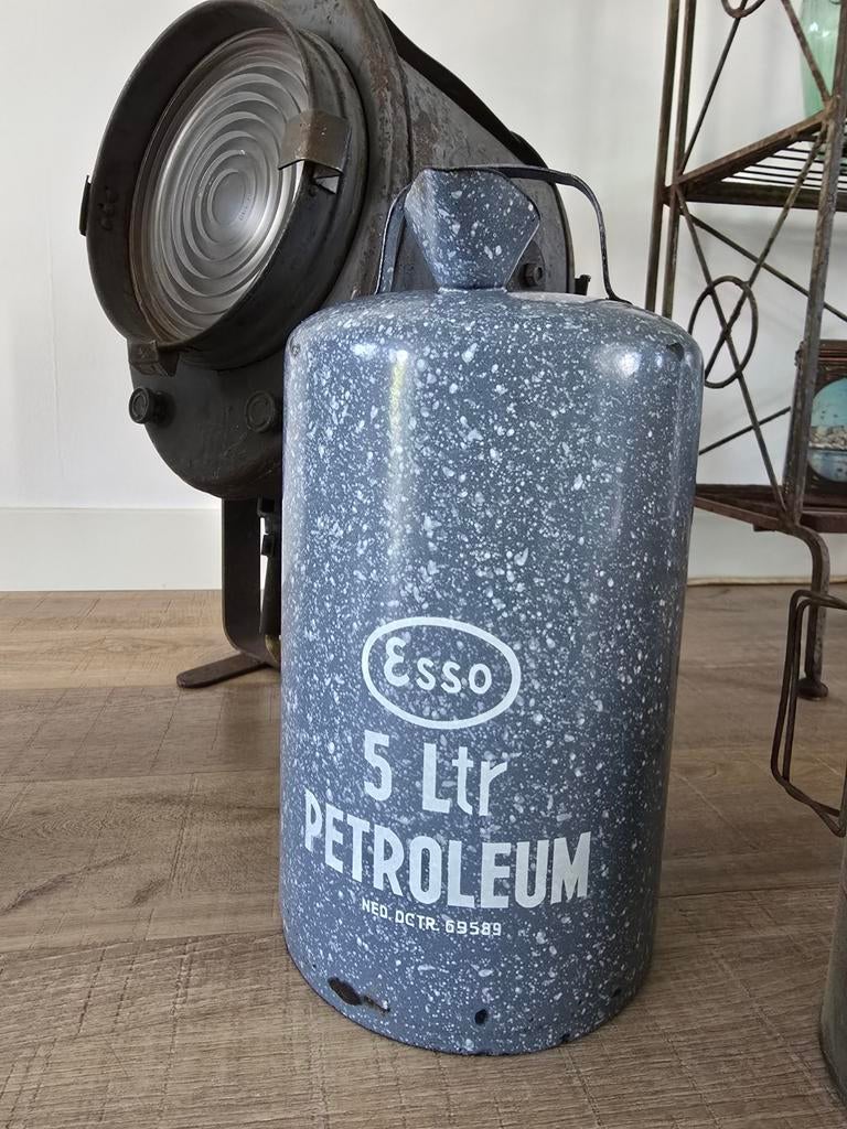 Vintage 50S Esso Petroleum 5 liter oliekan met schenktuit, Ophalen of Verzenden