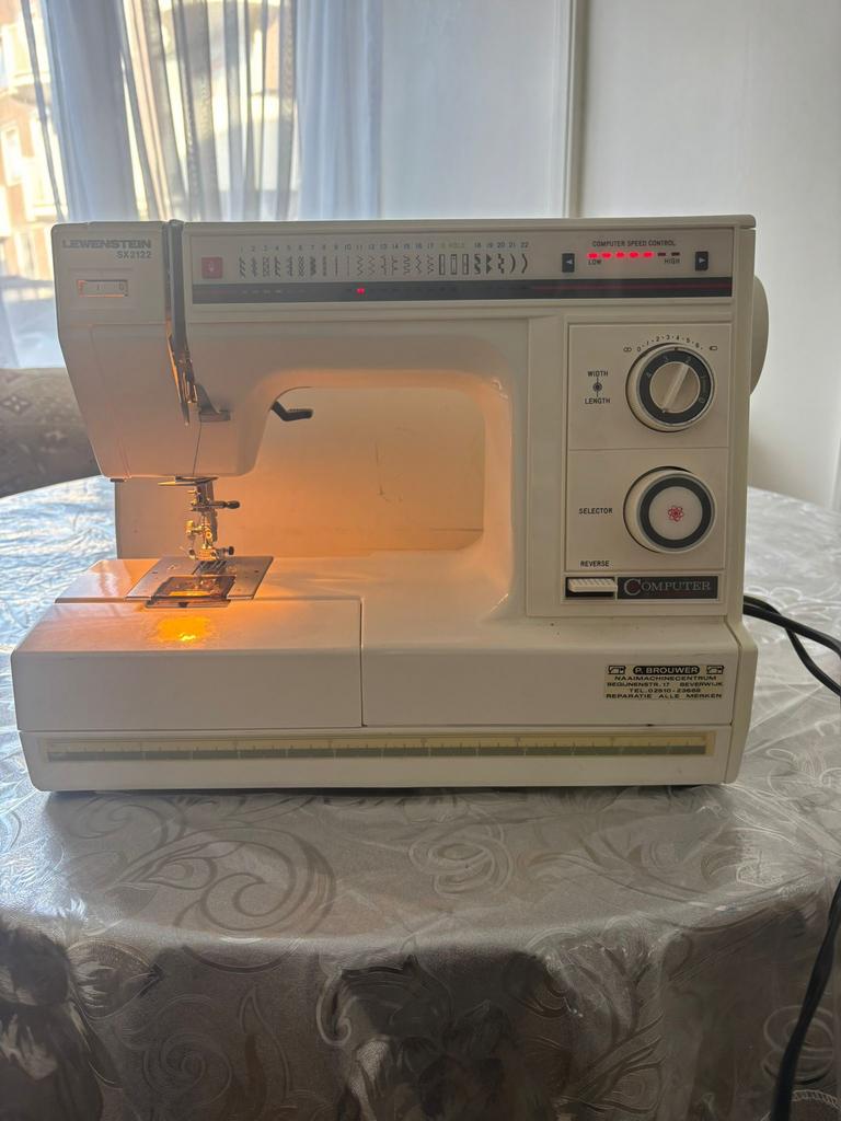 Lewenstein SX2122  Werkt nog perfect, Ophalen, Gebruikt, Lockmachine, Lewenstein