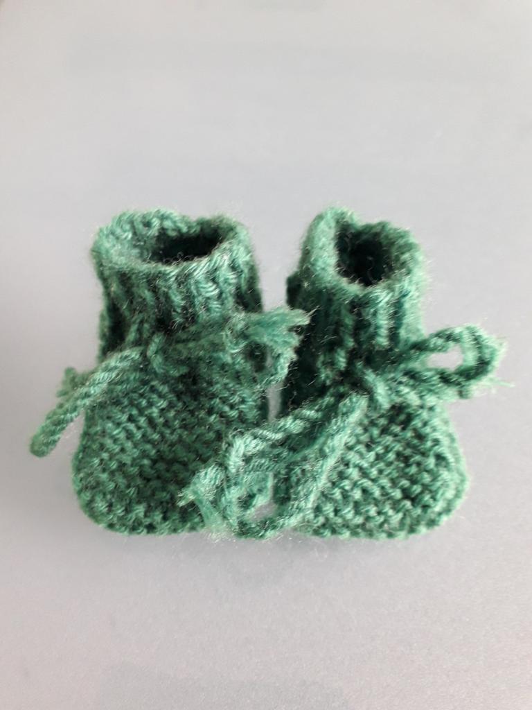 Poppenkleertjes babypop 34/36 cm, Ophalen of Verzenden, Nieuw, Sokjes