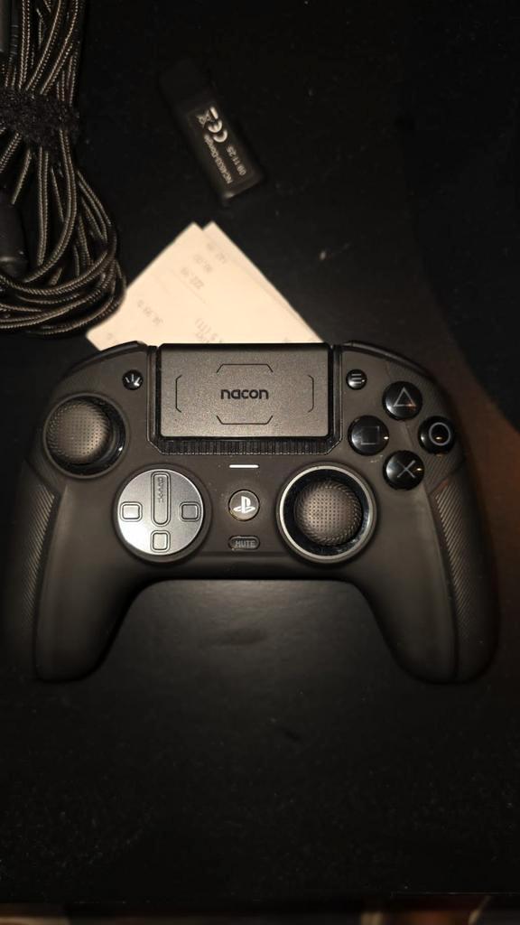 Nacon 5 pro revolution controller voor PlayStation, Spelcomputers en Games, Spelcomputers | Sony PlayStation Consoles | Accessoires