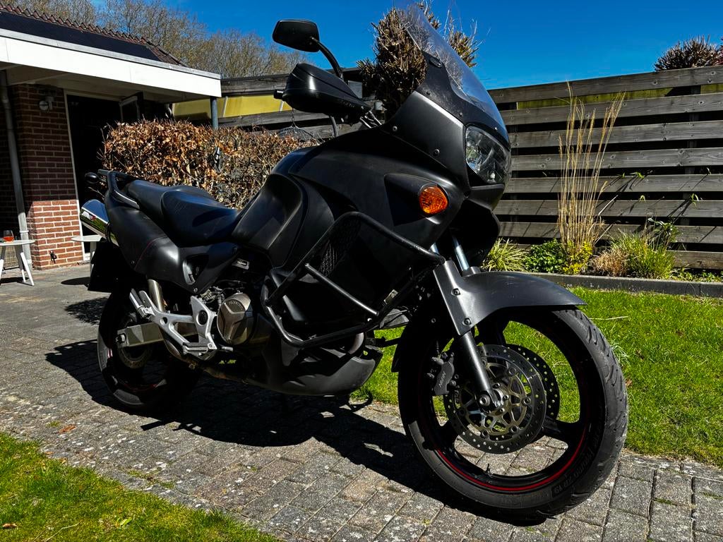 Honda Varadero XL 1000 uit 1999 met Dominator uitlaten, Motoren, Motoren | Honda, Sportuitlaat, 2 cilinders, Motorrijbewijs A