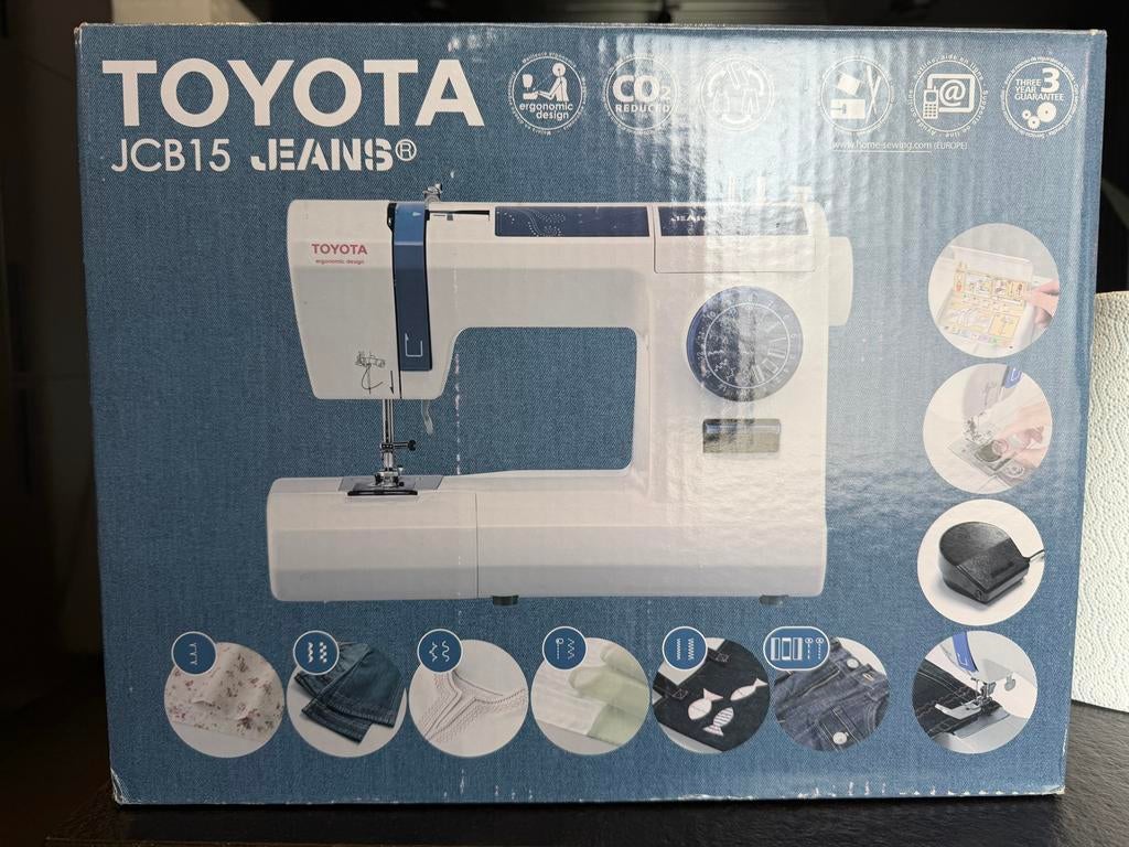 Toyota JCB15 Jeans Naaimachine - Nieuw in doos, Hobby en Vrije tijd, Naaimachines en Toebehoren, Ophalen of Verzenden, Gebruikt