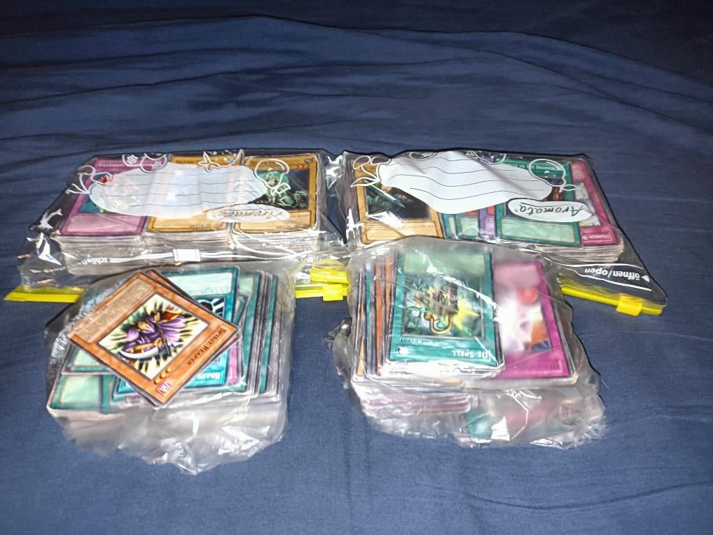 Yugioh ~700 oude kaarten, Ophalen of Verzenden, Gebruikt, Meerdere kaarten