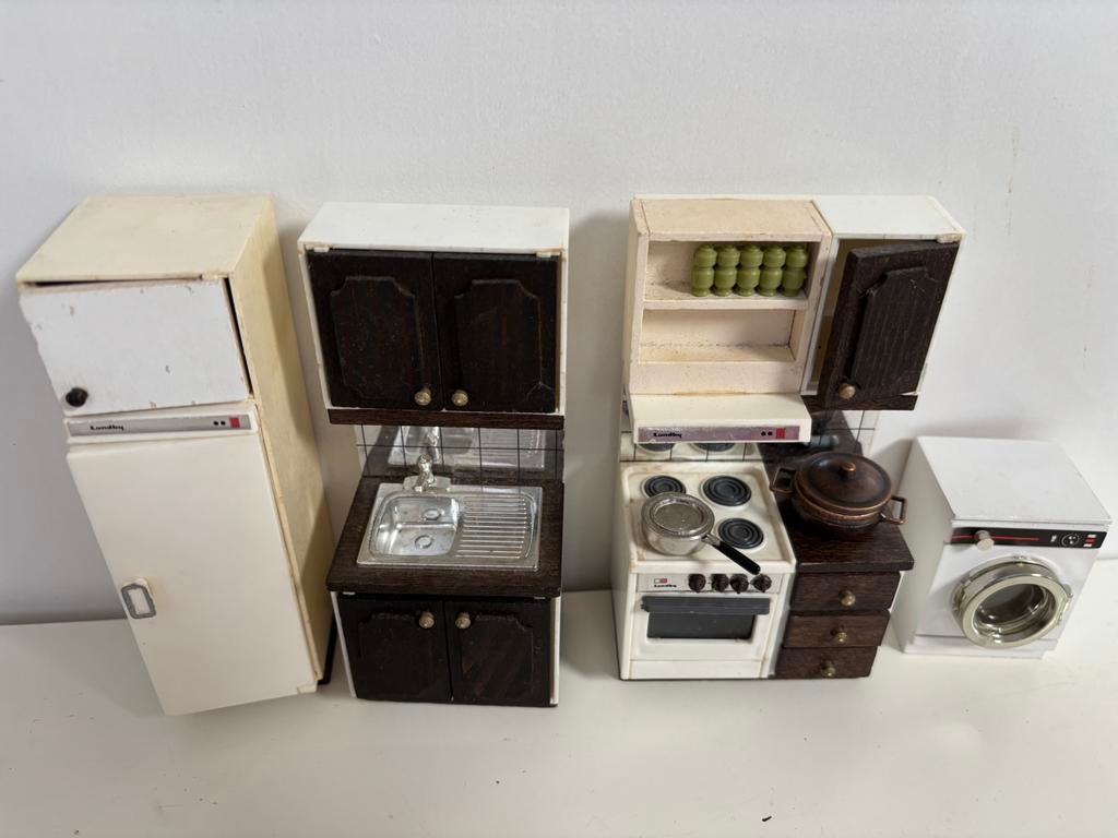 Poppen huis keuken Lundby, Verzamelen, Poppenhuizen en Toebehoren, Ophalen of Verzenden, Gebruikt, Poppenhuis