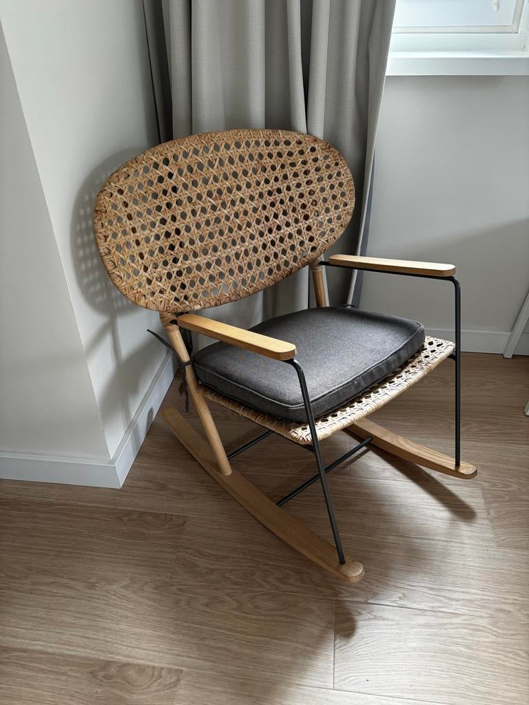 IKEA GRÖNADAL Schommelstoel - Rotan en Berkenhout, Huis en Inrichting, Stoelen, Zo goed als nieuw, Eén, Hout, Bruin, Ophalen