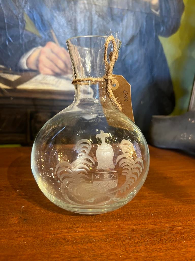 Oude waterkan met gegraveerd wapen!, Antiek en Kunst, Antiek | Glas en Kristal, Ophalen of Verzenden