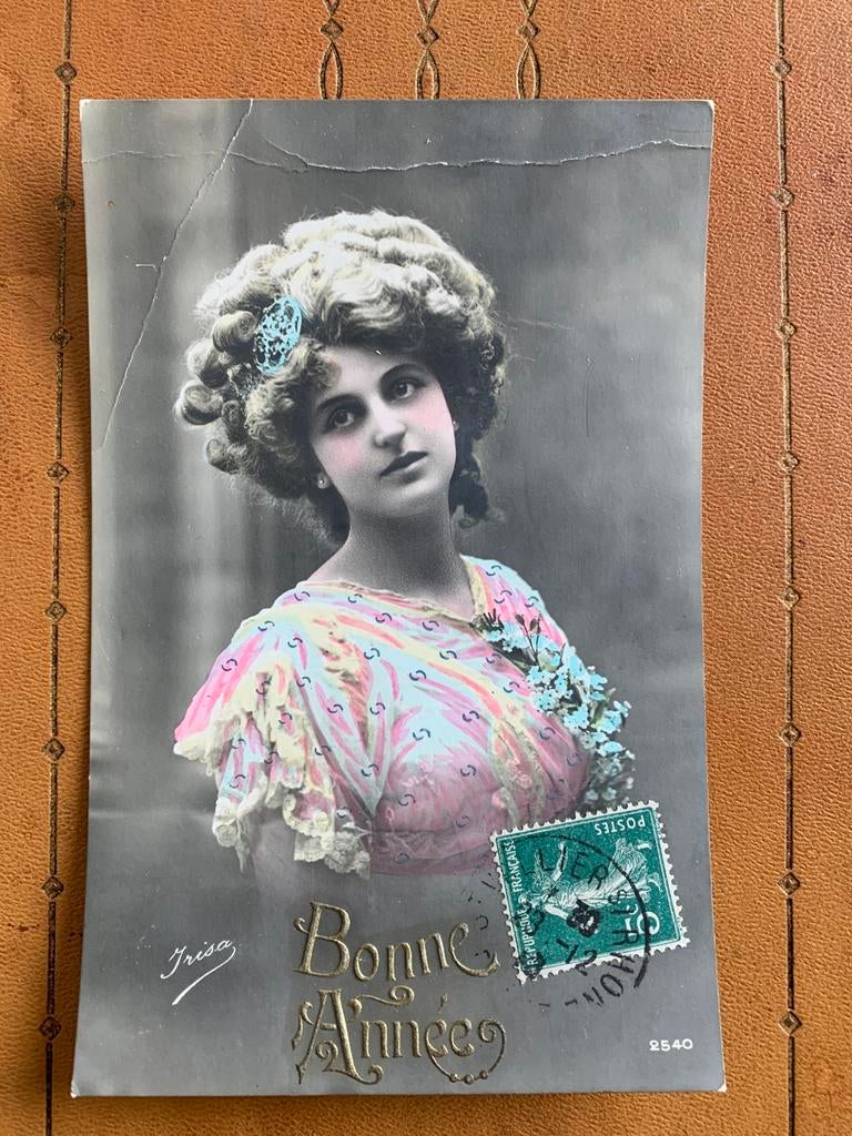 Bonne Année - dame met haarspeld, Verzamelen, Ansichtkaarten | Themakaarten, Ophalen of Verzenden, Voor 1920, Gelopen, Feest(dag)