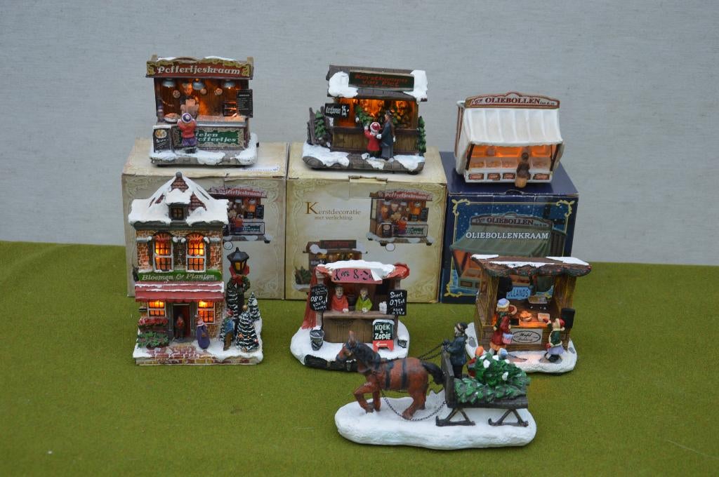 Kerst: 7 Typisch Hollands huisjes/ kramen: Bloemen en plante, Diversen, Ophalen of Verzenden, Gebruikt