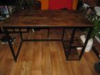 Bureau met plankjes in vintage industriële stijl, Huis en Inrichting, Bureaus, Ophalen, Gebruikt
