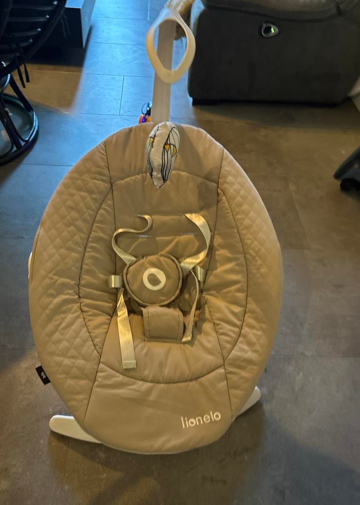 Lionelo schommelstoeltje, Kinderen en Baby's, Wipstoeltjes, Overige merken, Schommelstoel, Ophalen of Verzenden, Met gordel(s) of riempje(s)