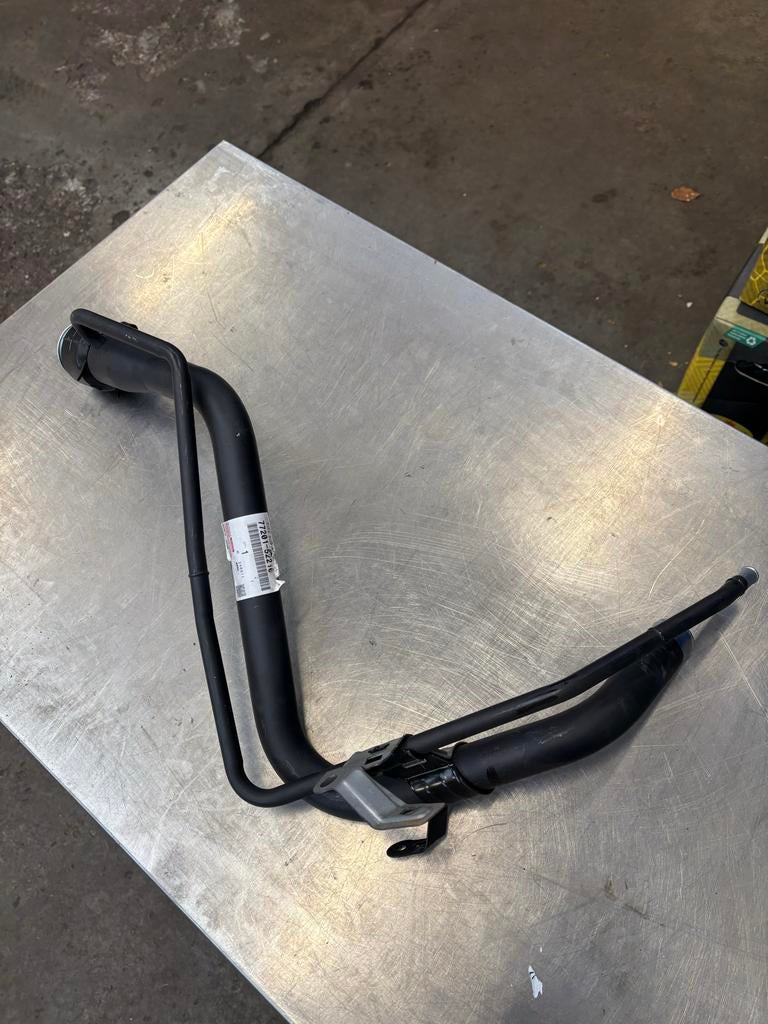 Brandstofvulhals Toyota Yaris 77201-52210, Ophalen of Verzenden, Nieuw, Toyota