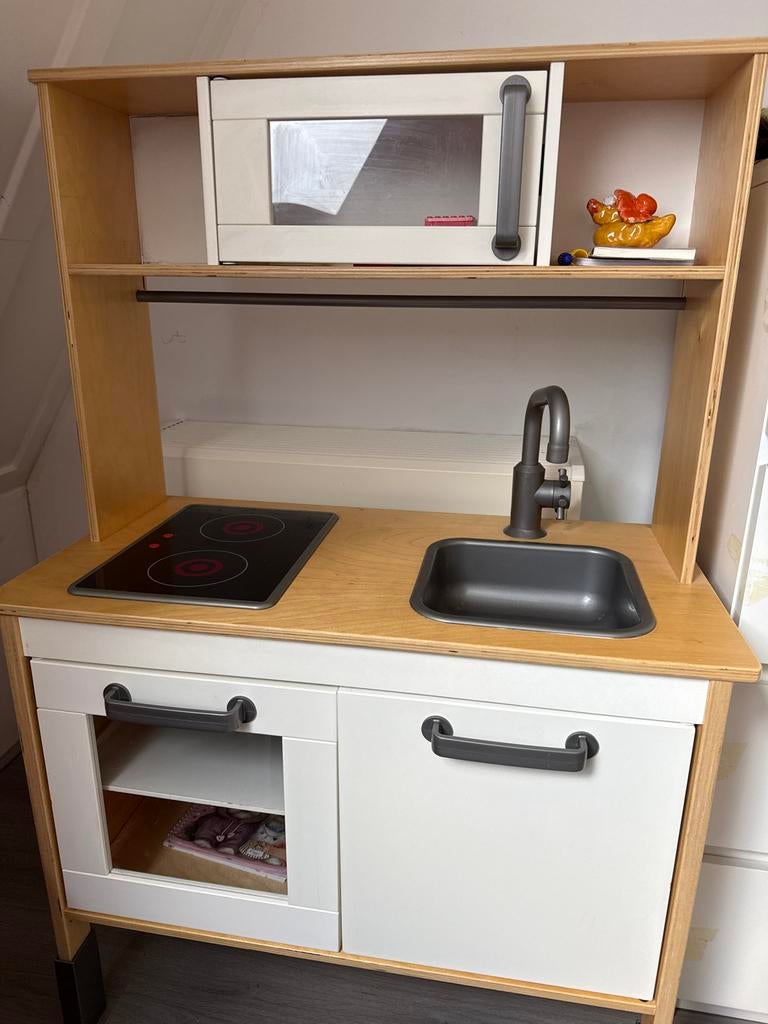 Ikea Duktig Speelkeuken met magnetron en kookplaat, Ophalen, Gebruikt, Hout, Speelkeuken