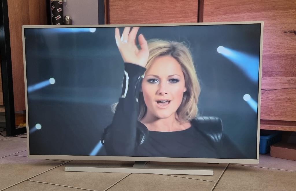 Philips Ambilight Android 43 inch UHD 4K Smart TV 43PUS7304, Ophalen, Philips, 50 Hz, 100 cm of meer