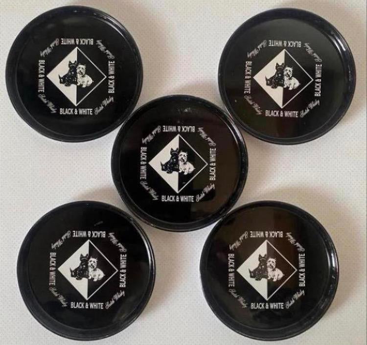 5 Black & White Scotch Whisky onderzetters. Drsn. 9,5 cm., Ophalen of Verzenden, Zo goed als nieuw, Overige typen